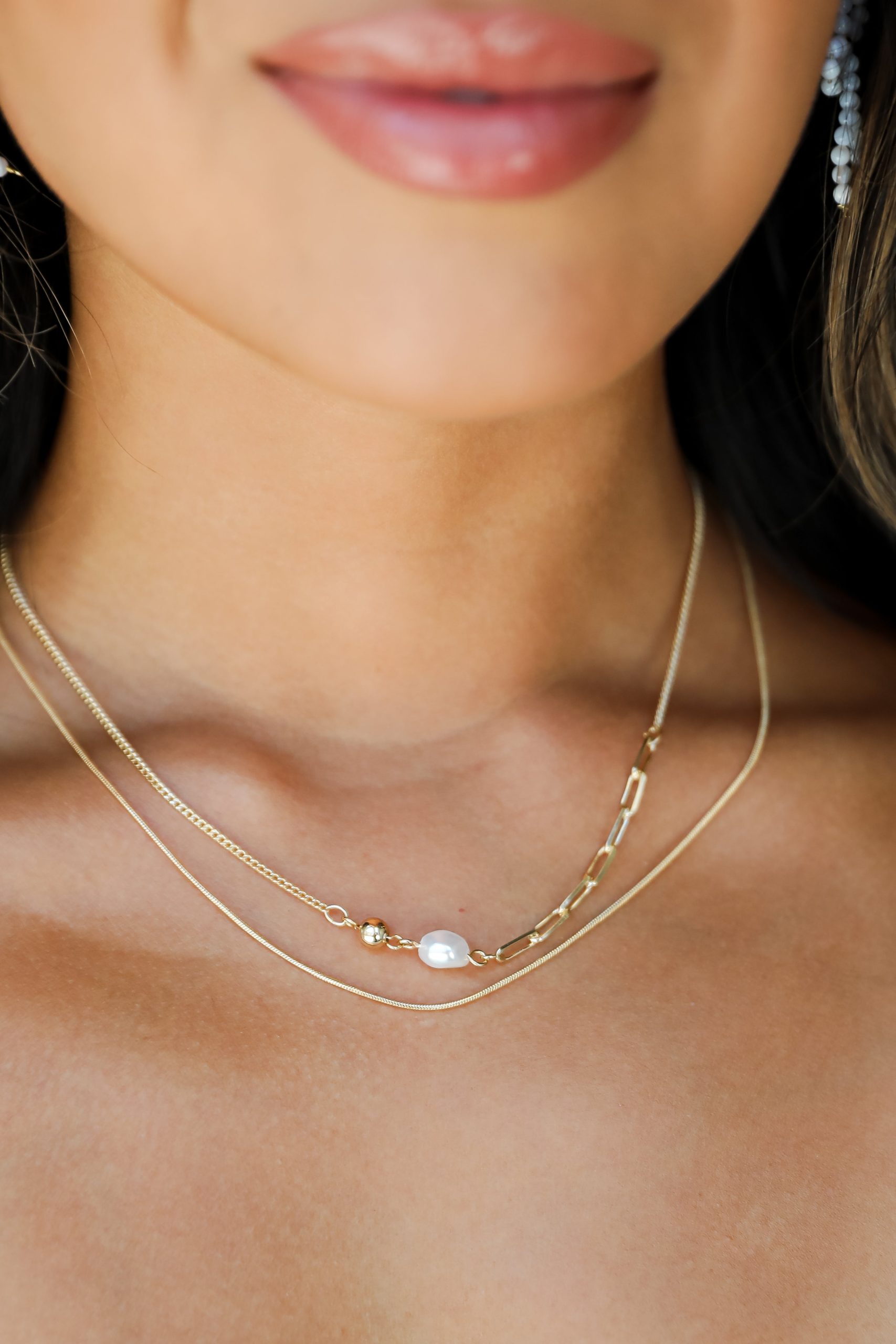 shopdressup_gold_pearl_necklace-2_320fd618-22ab-4407-8312-c886734044a3.jpg